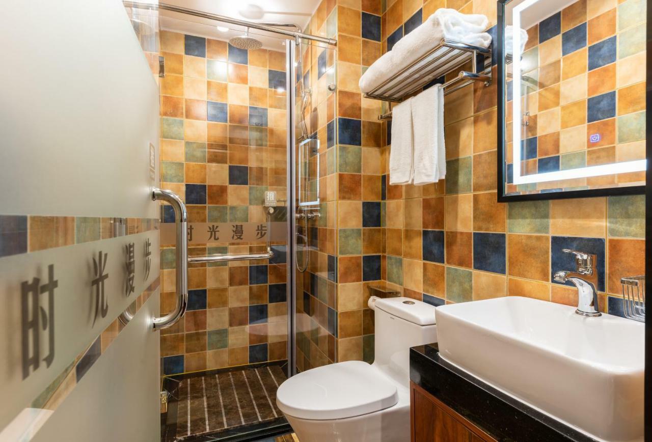Nostalgia Hotel Near Prince Gong'S Mansion- Beihai Park, Tian'Anmen Square, Nanluoguxiang Hutong, Huguosi Hutong Snack Street, 5 Minutes Walk Away From Ping'Anli Subway Station, Free Ice Cream And Laundry Service,English Communication Well Pékin  Extérieur photo