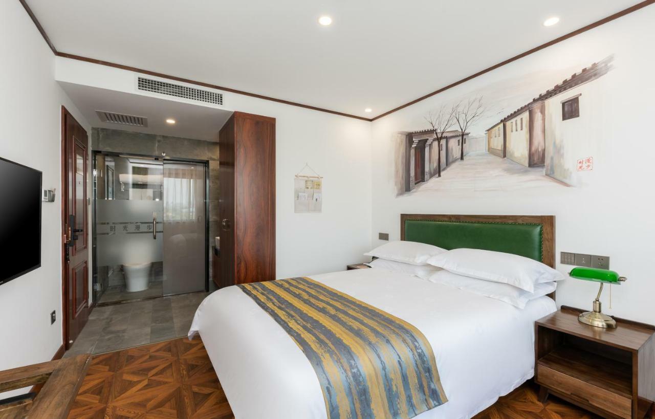 Nostalgia Hotel Near Prince Gong'S Mansion- Beihai Park, Tian'Anmen Square, Nanluoguxiang Hutong, Huguosi Hutong Snack Street, 5 Minutes Walk Away From Ping'Anli Subway Station, Free Ice Cream And Laundry Service,English Communication Well Pékin  Extérieur photo