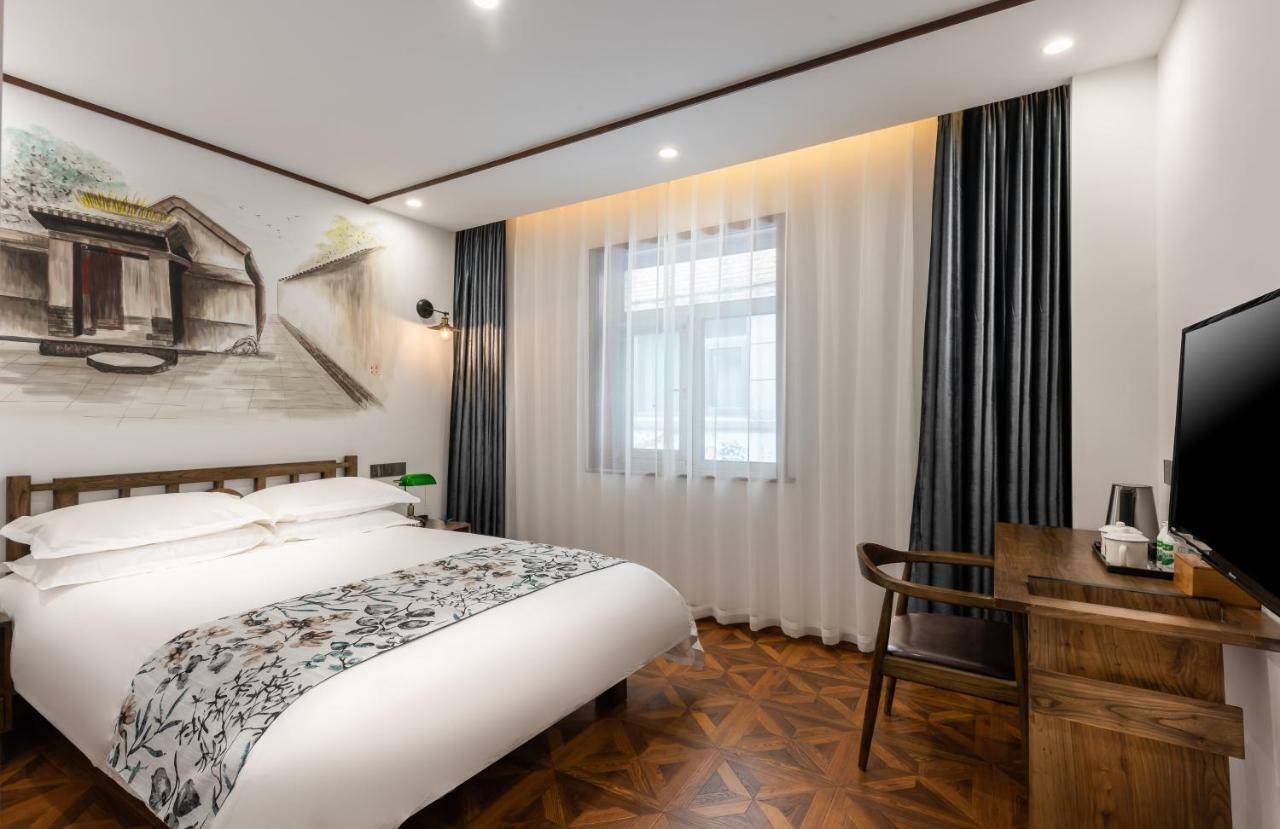 Nostalgia Hotel Near Prince Gong'S Mansion- Beihai Park, Tian'Anmen Square, Nanluoguxiang Hutong, Huguosi Hutong Snack Street, 5 Minutes Walk Away From Ping'Anli Subway Station, Free Ice Cream And Laundry Service,English Communication Well Pékin  Extérieur photo