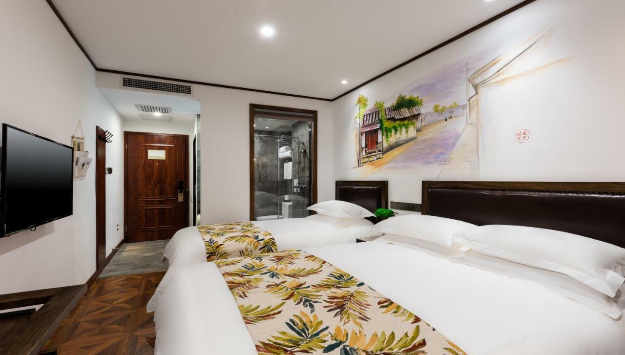 Nostalgia Hotel Near Prince Gong'S Mansion- Beihai Park, Tian'Anmen Square, Nanluoguxiang Hutong, Huguosi Hutong Snack Street, 5 Minutes Walk Away From Ping'Anli Subway Station, Free Ice Cream And Laundry Service,English Communication Well Pékin  Extérieur photo